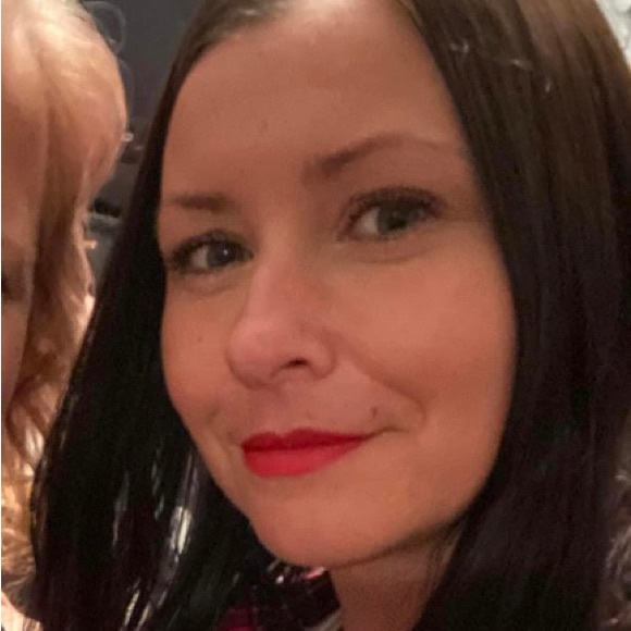 Meet your Posher, Jessica - Picture 1 of 3